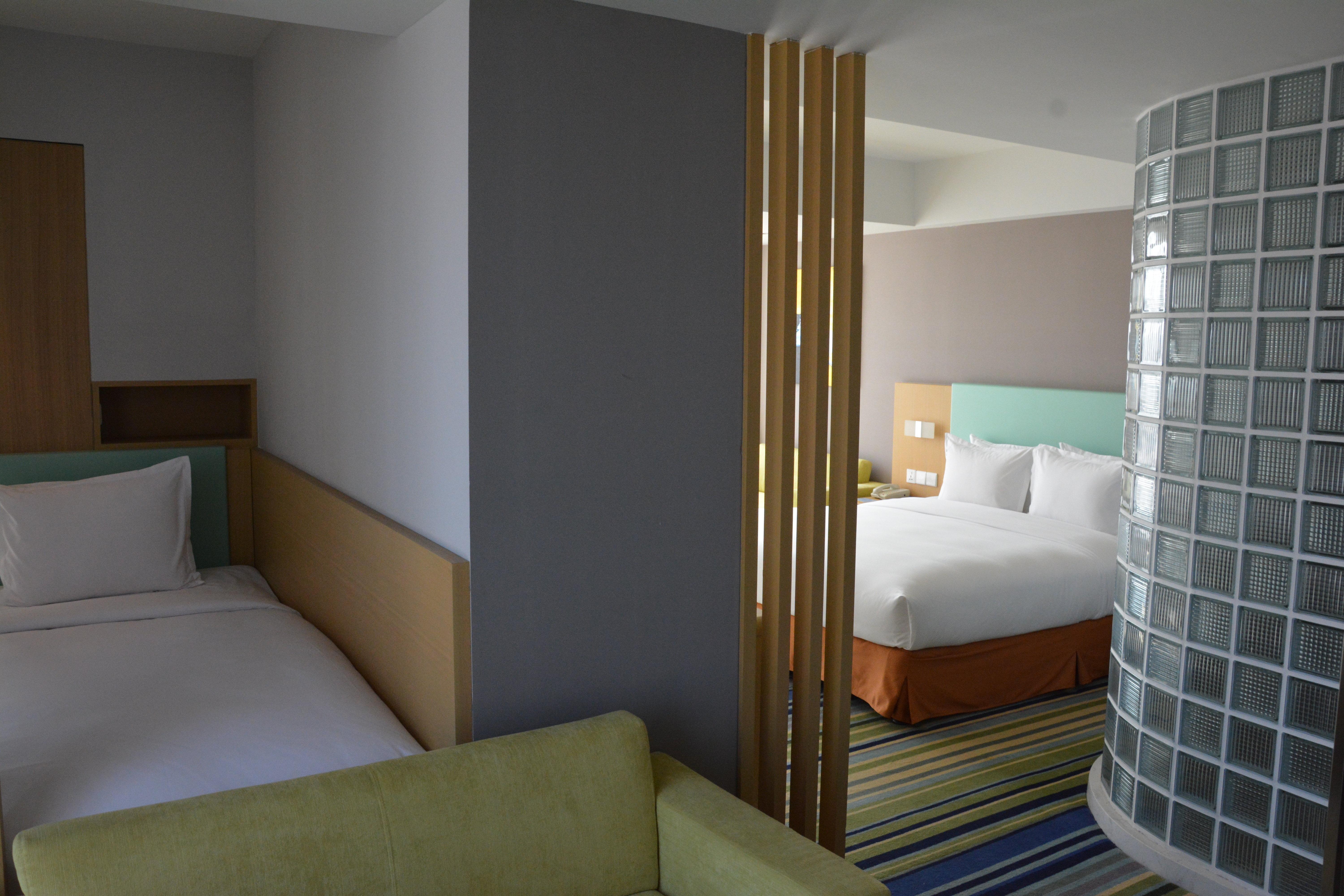 Holiday Inn Express Yingkou Onelong Plaza By Ihg Gaizhou ภายนอก รูปภาพ