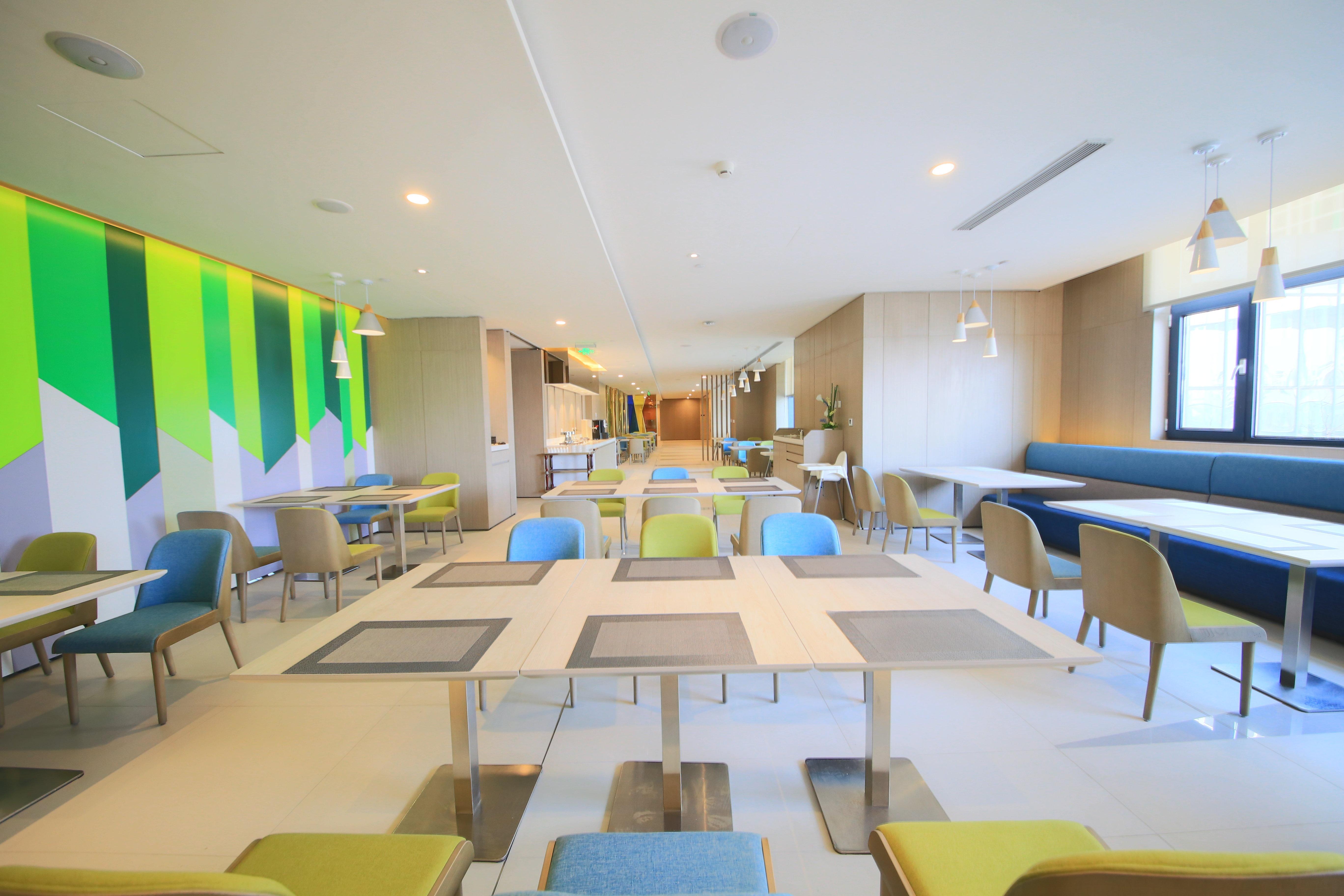 Holiday Inn Express Yingkou Onelong Plaza By Ihg Gaizhou ภายนอก รูปภาพ